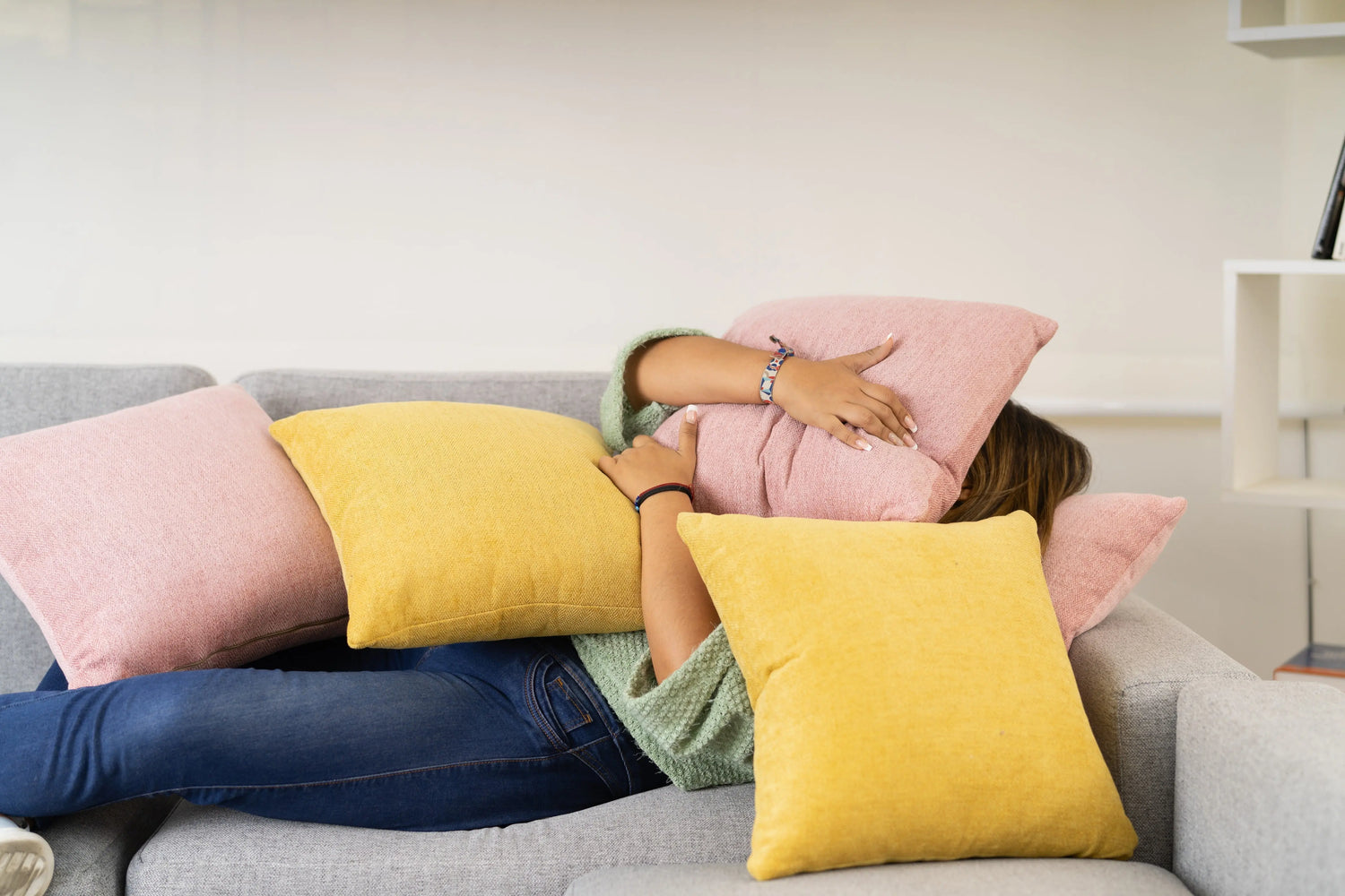 Cushion vs Pillow: Which One is Right for You? Slumblr