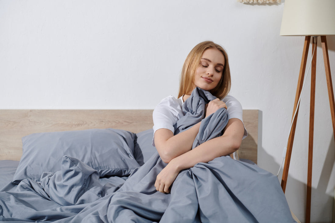 Sleep Hot? Here’s What Research Says About Cooling Blankets