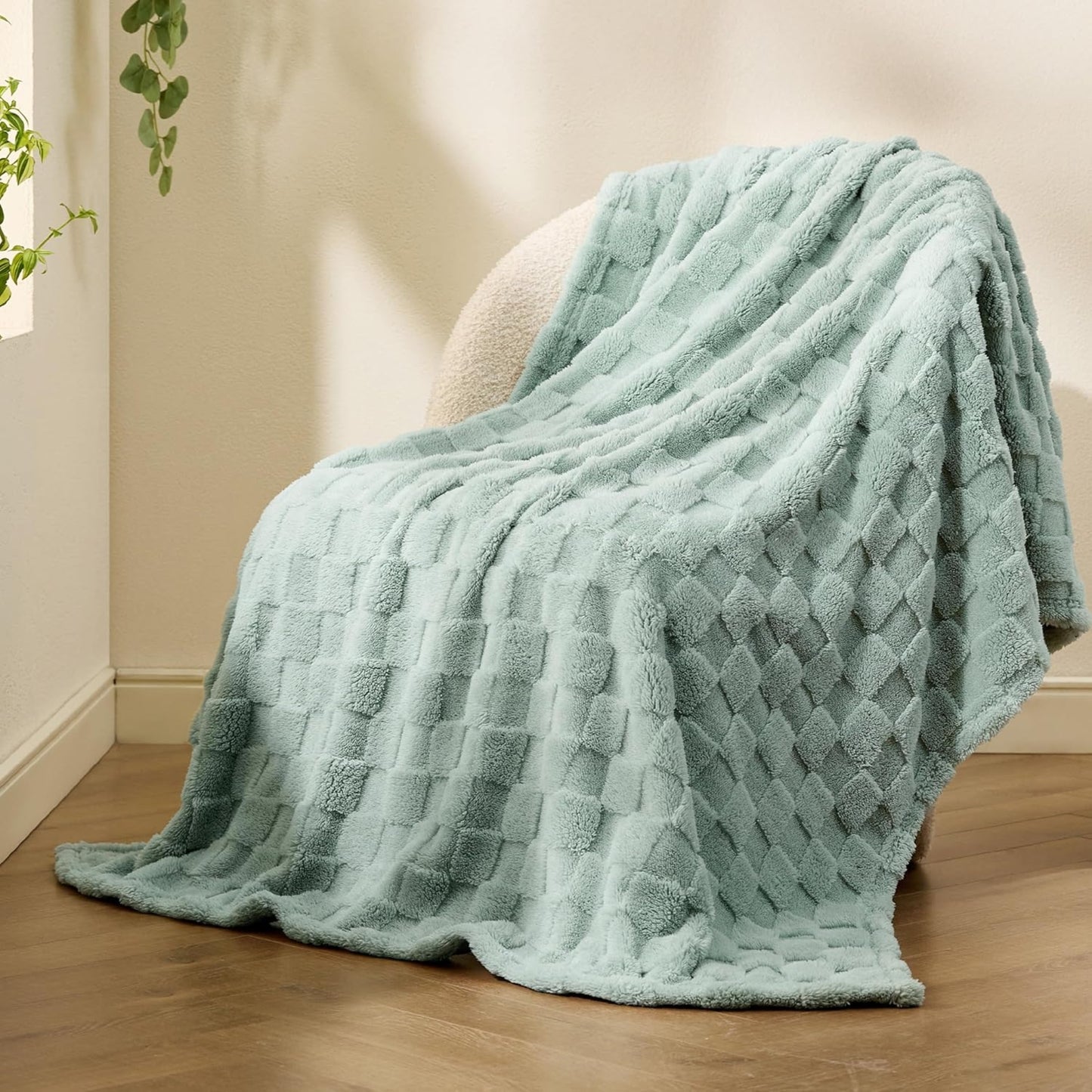 Slumblr® Cozy Checkered Fleece Throw Blanket