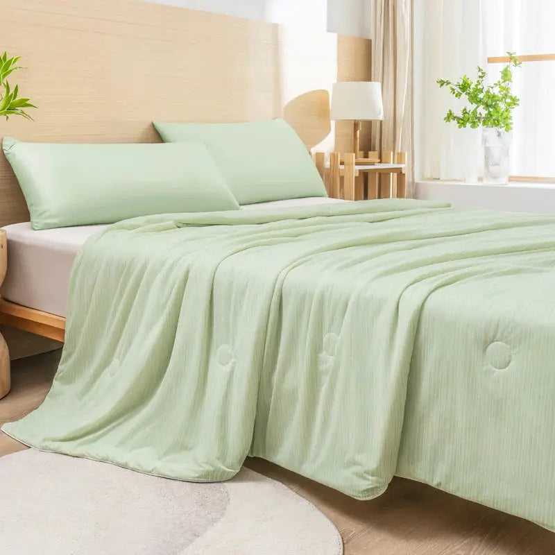 Cooling Blanket for Bed Silky Air Condition Comforter Lightweight Cooled Ice Summer Quilt with Double Side Cold & Cooling Fabric