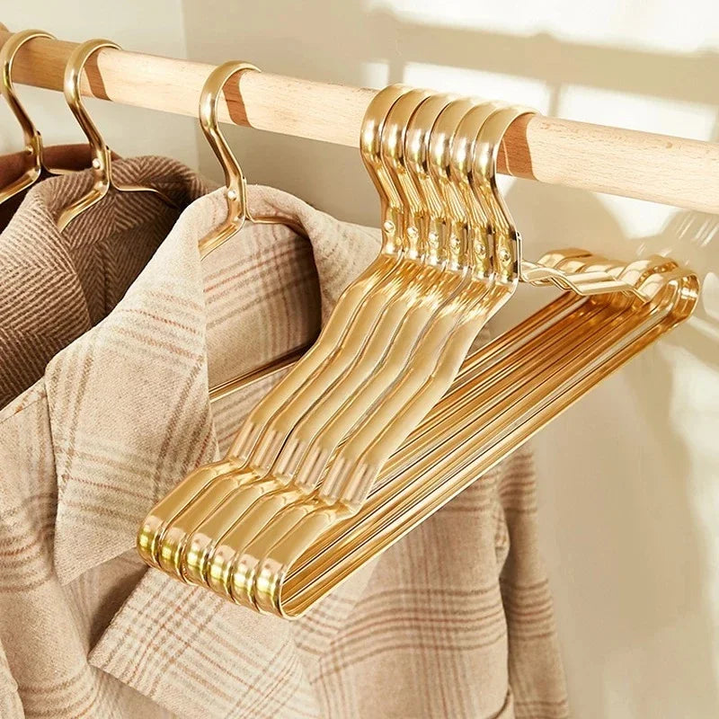10-Pack Luxury Gold-Plated Metal Hangers Non-Slip Wide Shoulder Design for Coats/Blazers/Dresses Rustproof Wardrobe Organizers