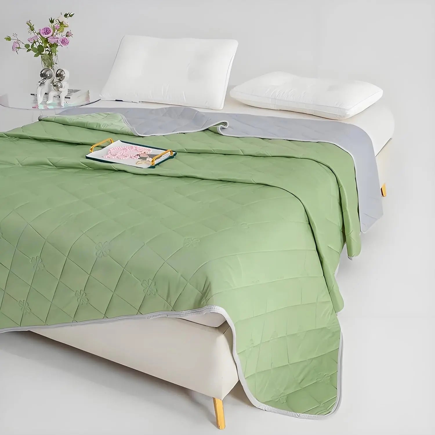 Slumblr® Lightweight Dual Sided Cooling Blanket Slumblr